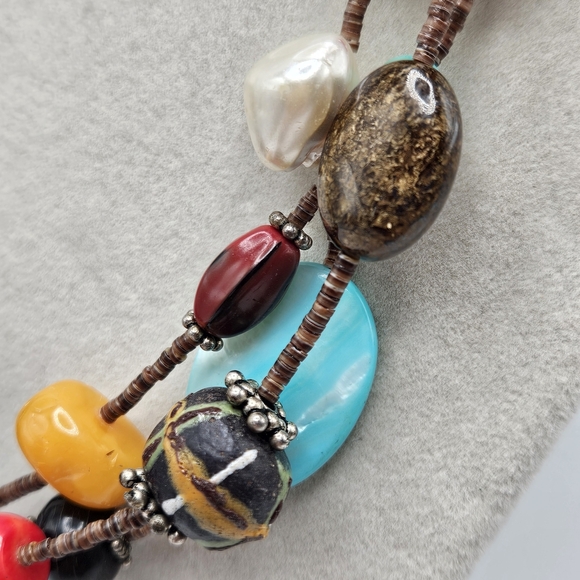 VINTAGE Genuine Stone Wood Three Strand Leather Boho Beaded Necklace - Picture 5 of 7